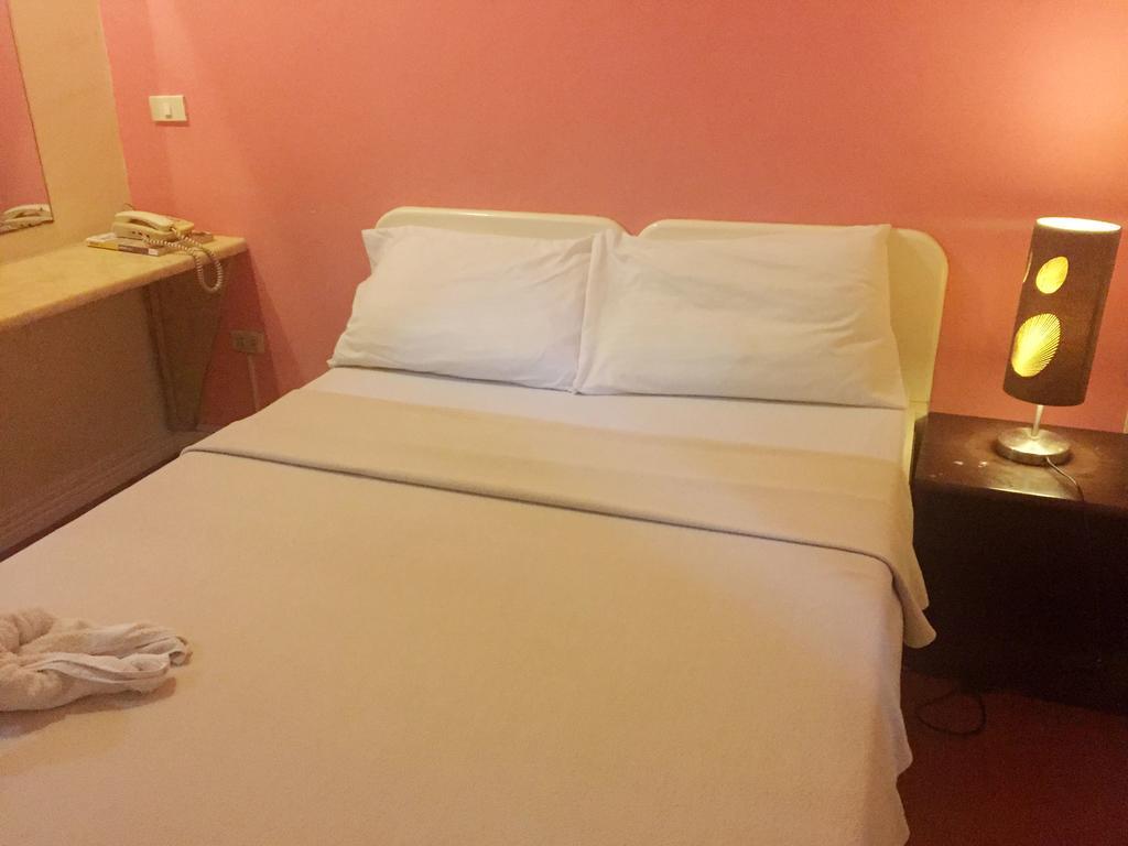 Park Hill Hotel Мактан Екстериор снимка