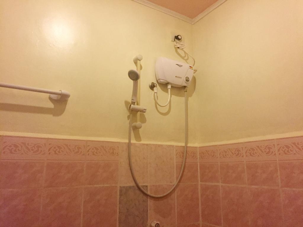 Park Hill Hotel Мактан Екстериор снимка