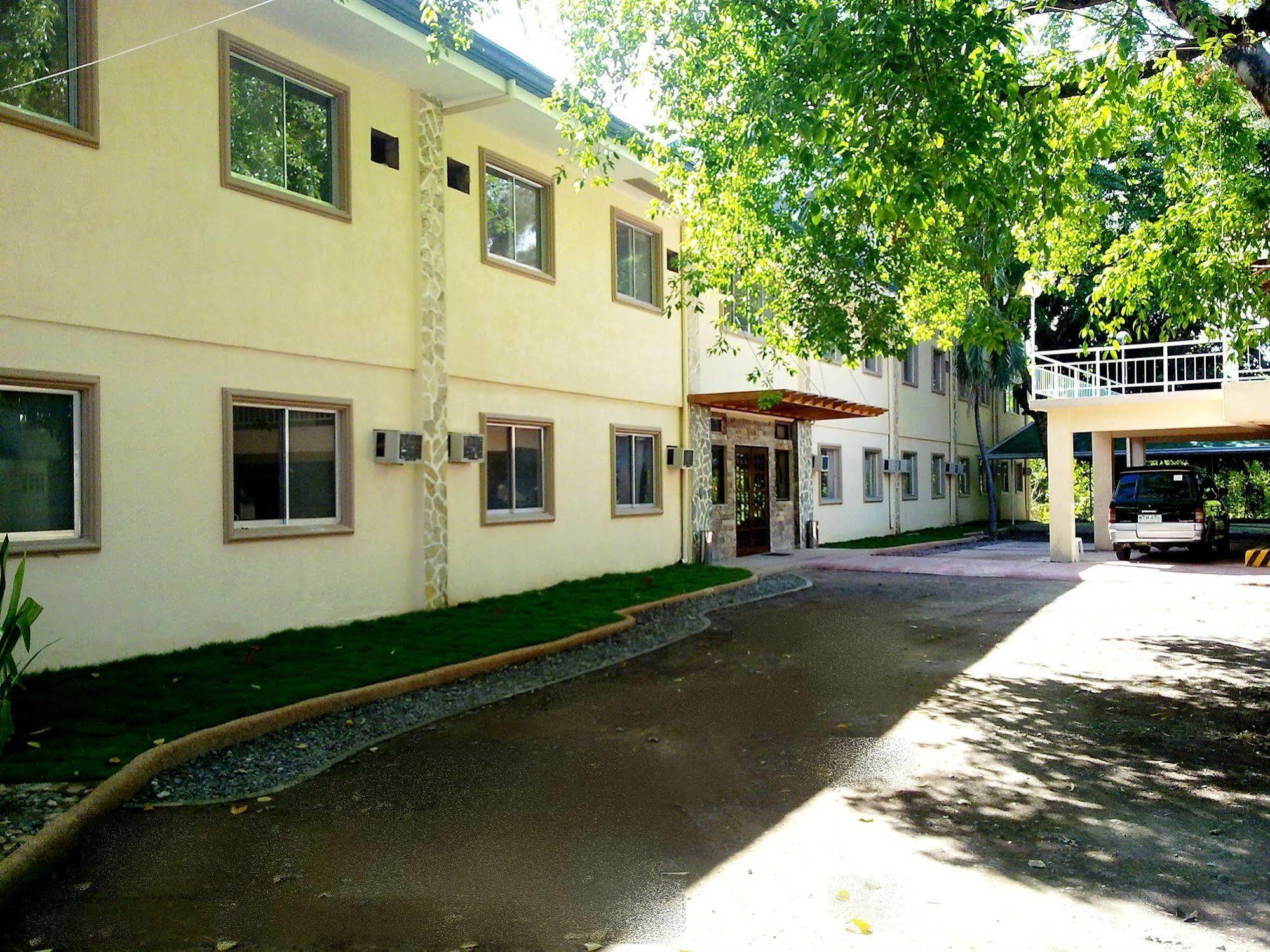 Park Hill Hotel Мактан Екстериор снимка